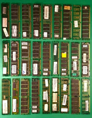 LOTE 27 MÓDULOS RAM ANTIGUOS
