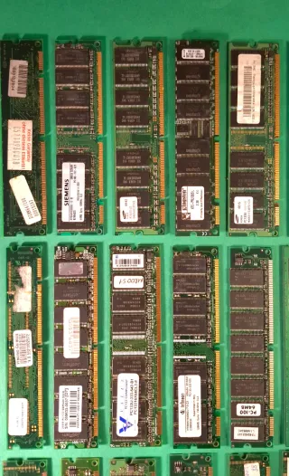 LOTE 27 MÓDULOS RAM ANTIGUOS