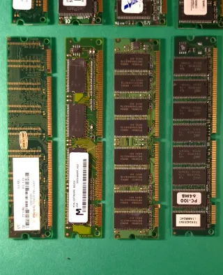 LOTE 27 MÓDULOS RAM ANTIGUOS