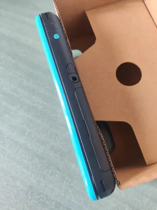 Sin usar - New Nintendo 2DS XL Azul - Impoluta