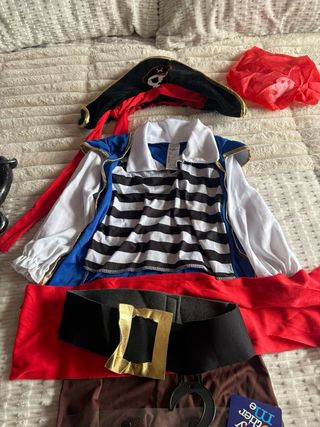Disfraz de pirata T. 12-24 meses (80-86 cms): 12€
