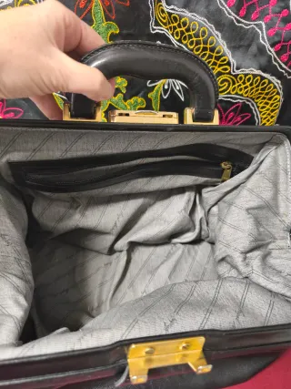 Bolso Piel Negro Estilo Médico