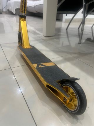 Patinete Apollo Dorado