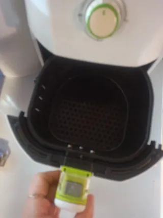 Freidora de aire blanca cecotec tamaño mediana