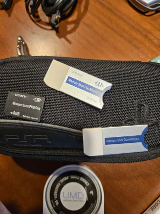 PSP Sony Plata con Accesorios