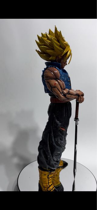 Figura Dragon Ball Trunks Pintada a Mano