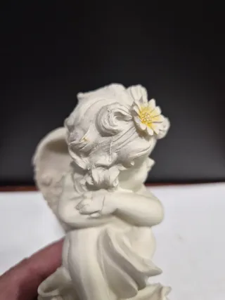 Figura de angelito durmiendo