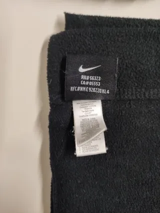 Sciarpa e berretto Nike e Refrigue