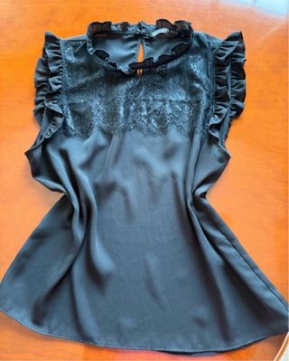 Blusa Zara negra con encaje M