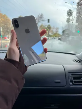 iPhone X 256GB Blanco + Funda y Cargador