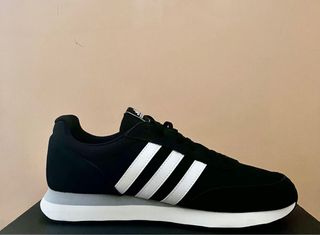 Zapatillas Adidas Eskorbuto Negras y Blancas