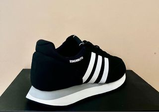 Zapatillas Adidas Eskorbuto Negras y Blancas