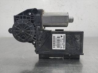 MOTOR ELEVALUNAS DELANTERO DERECHO AUDI A4 AVANT