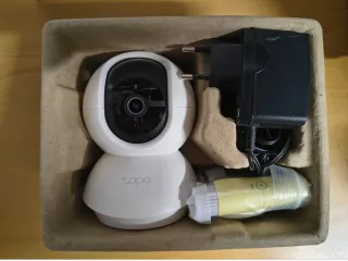 Cámara WIFI Tapo C200 en su caja