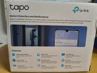Cámara WIFI Tapo C200 en su caja