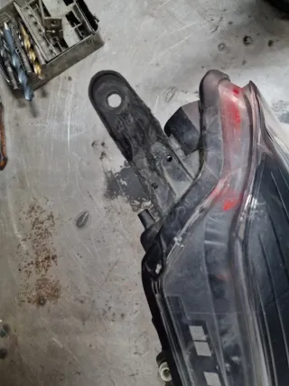 Faro delantero izquierdo Toyota Yaris