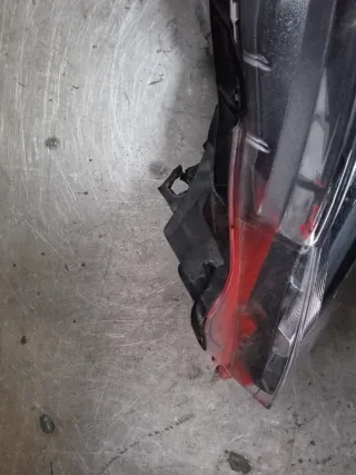 Faro delantero izquierdo Toyota Yaris