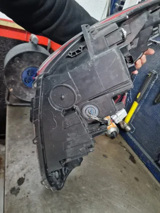 Faro delantero izquierdo Toyota Yaris