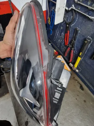 Faro delantero izquierdo Toyota Yaris