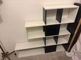 Estantería modular negra, tengo otra blanca
