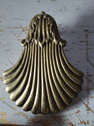 Tirador antiguo bronce latón mueble vintage concha