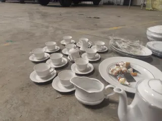 Hermosa vajilla vintage de porcelana