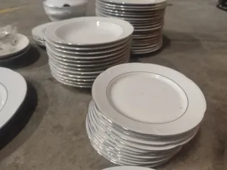 Hermosa vajilla vintage de porcelana