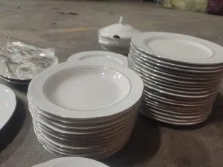 Hermosa vajilla vintage de porcelana