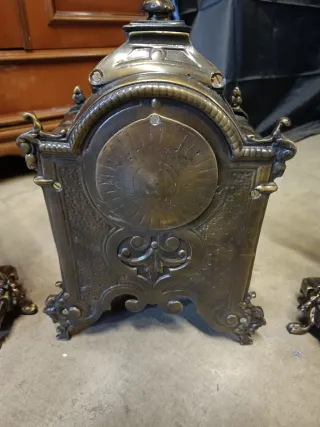 Juego de Candelabros y Reloj Bronce