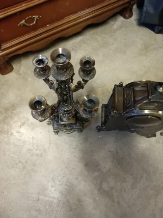 Juego de Candelabros y Reloj Bronce