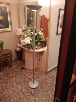 Lámpara de pie moderna