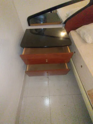 Cama completa con mesita y cabecero  135x190Cm