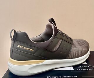 Zapatillas Skechers Negro y Dorado