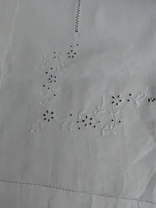 Tovaglia in lino cm 135x90 ricamata per altare