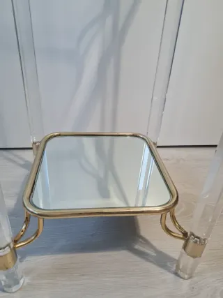 Mesita cristal y metal dorado