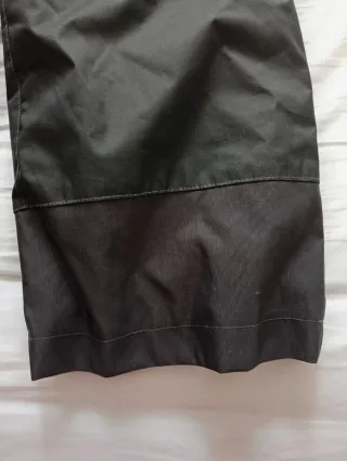 Pantaloncini da neve/sci per bambini. Taglia 8/9