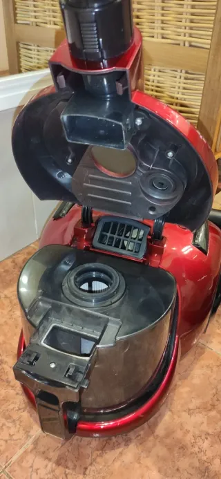 Aspirador SelecLine 1800W Ciclónico Sin Bolsa