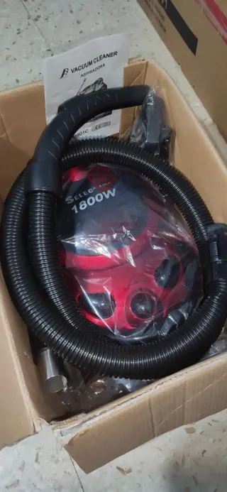 Aspirador SelecLine 1800W Ciclónico Sin Bolsa