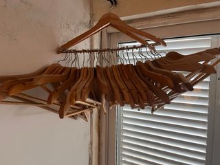 34 Perchas de madera