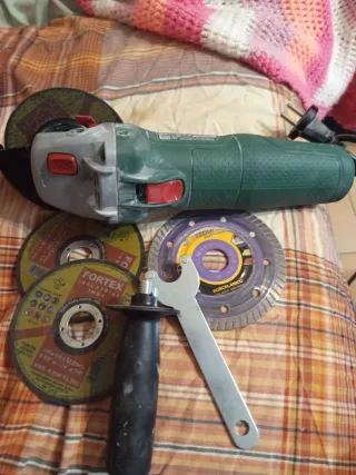 Amoladora Bosch Universal Grind 750-115