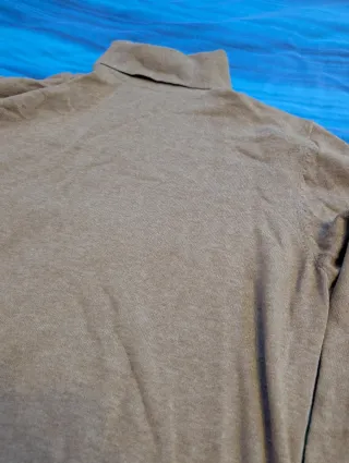 Jersey cuello alto beige