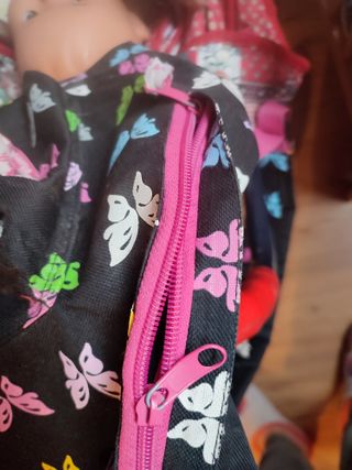 Mochila escolar con mariposas