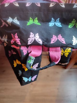 Mochila escolar con mariposas