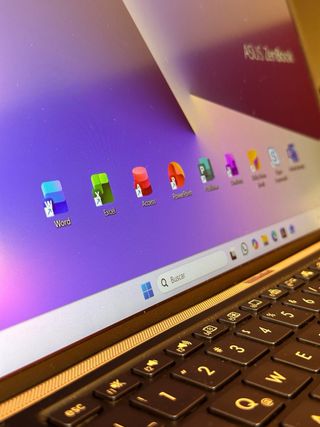 ASUS ZenBook 14 Leggero, bello e pronto all'uso