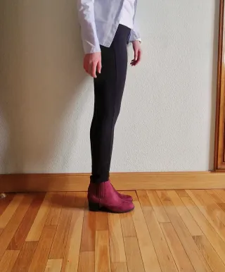 Botines negros y morados