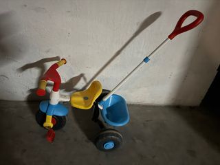 Triciclo infantil con manillar