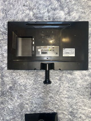 Monitor Samsung (falta el cable de alimentación)