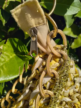 Borsa a mano oro e gialla