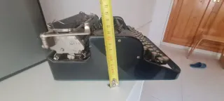 Máquina de escribir AEG Olympia antigua