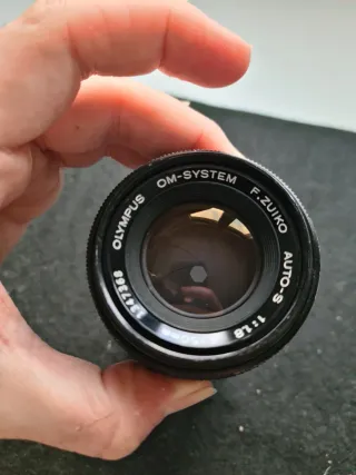 Objetivo Olympus Zuiko 50mm f/1.8 "Silver Nose" OM